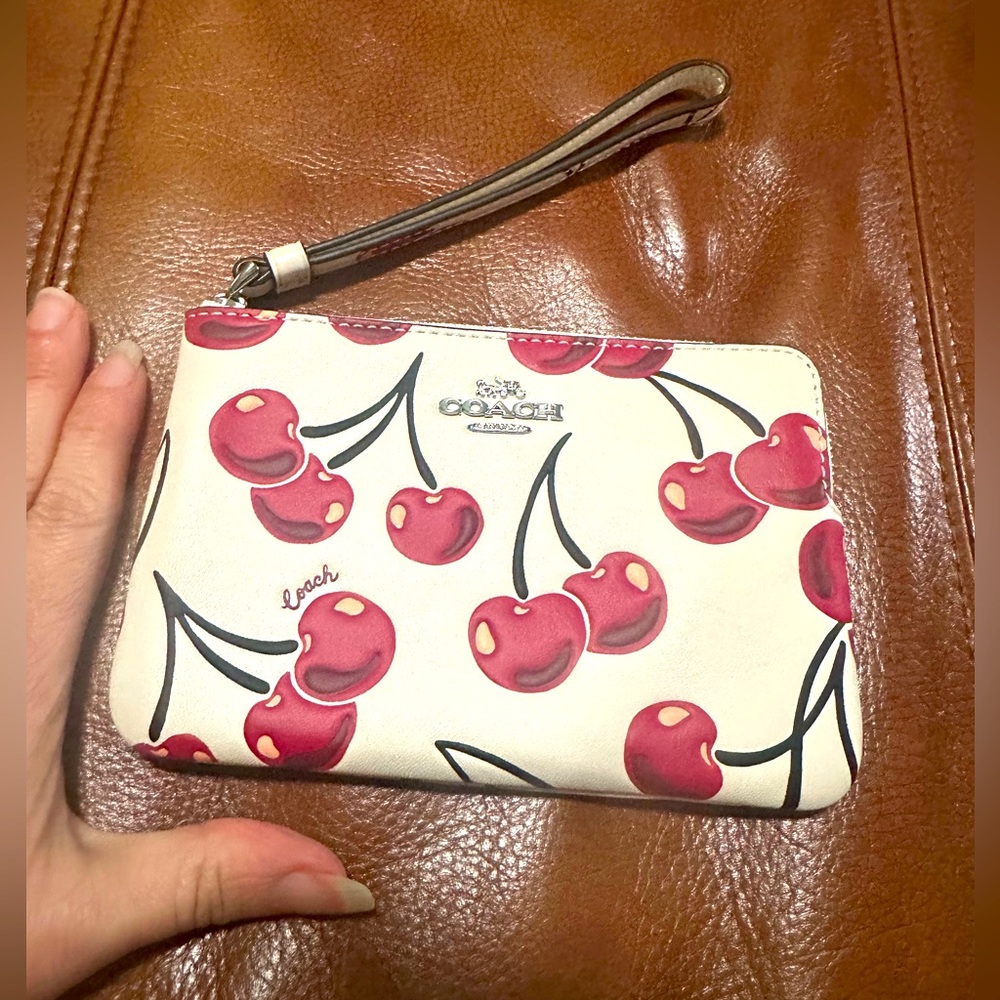 NWT COACH Zip 🍒Cherry 🍒Print Wristlet